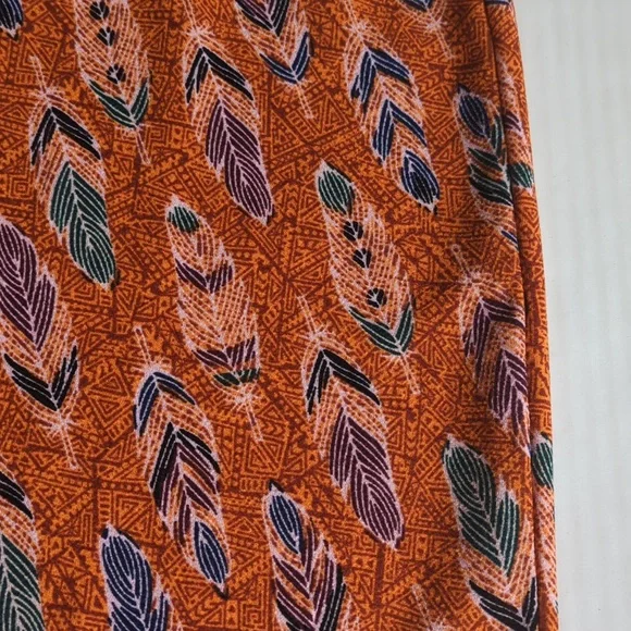 NWT LulaRoe Cassie Feather Print Pencil Skirt 2XL Burnt Orange Pattern - Picture 10 of 13
